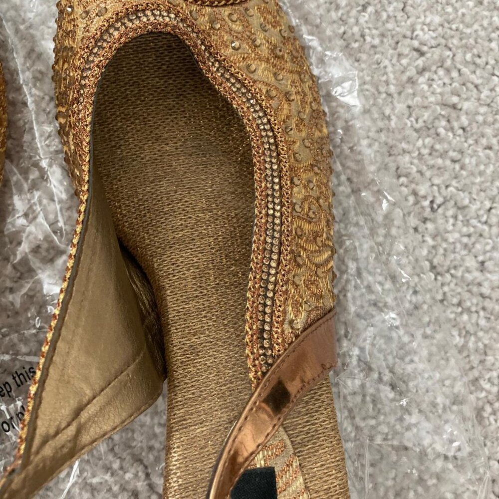 Indian Embroidered Sandals - Picture 5 of 6